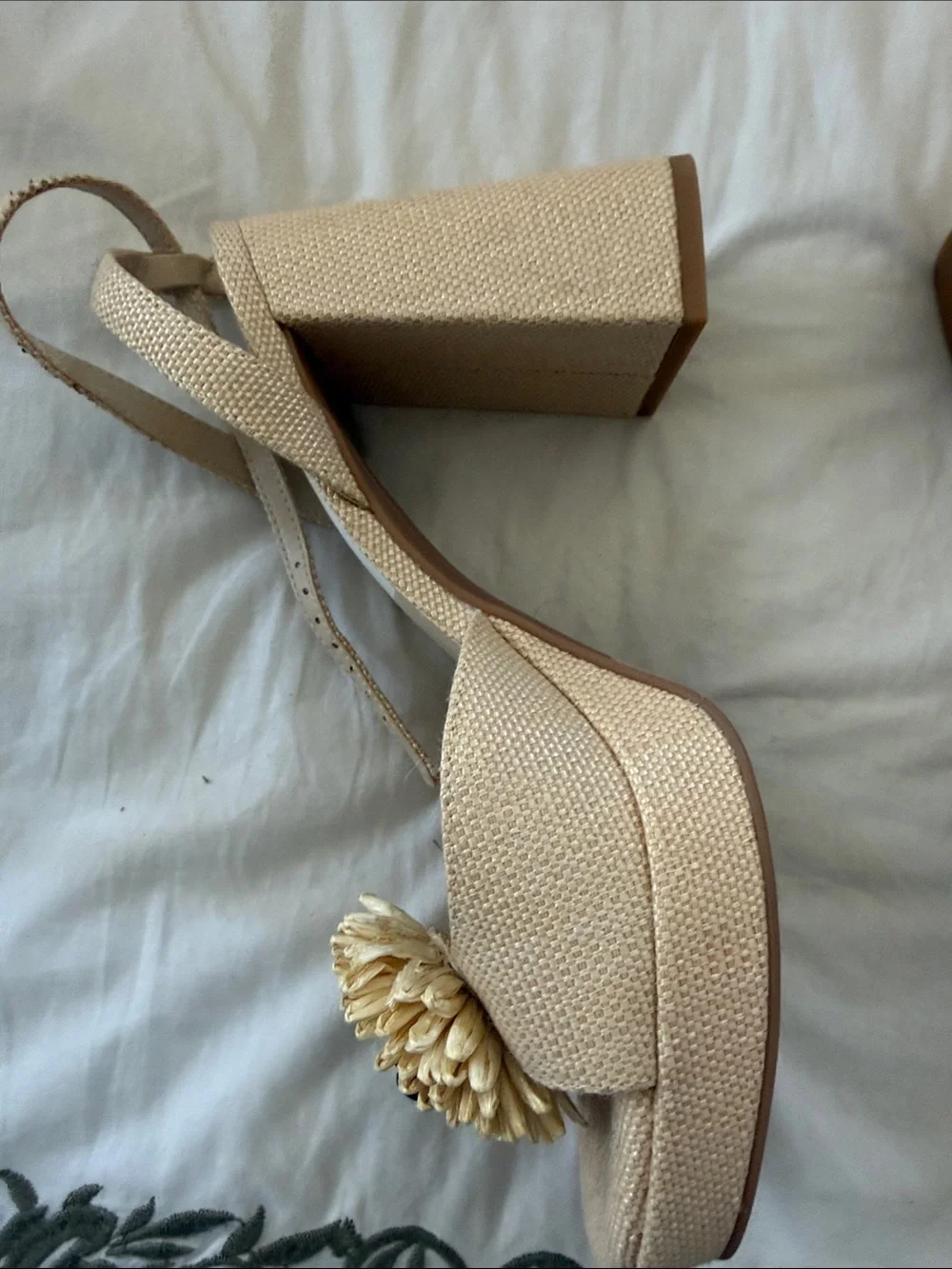 Dolce Vita textured raffia